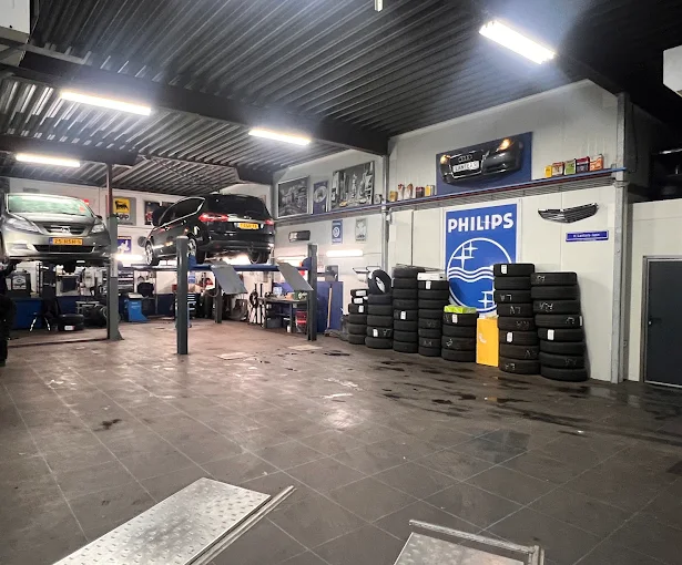 Garage, onderhoud, APK<br/><span class="text-secondary">en aankoopkeuring</span>